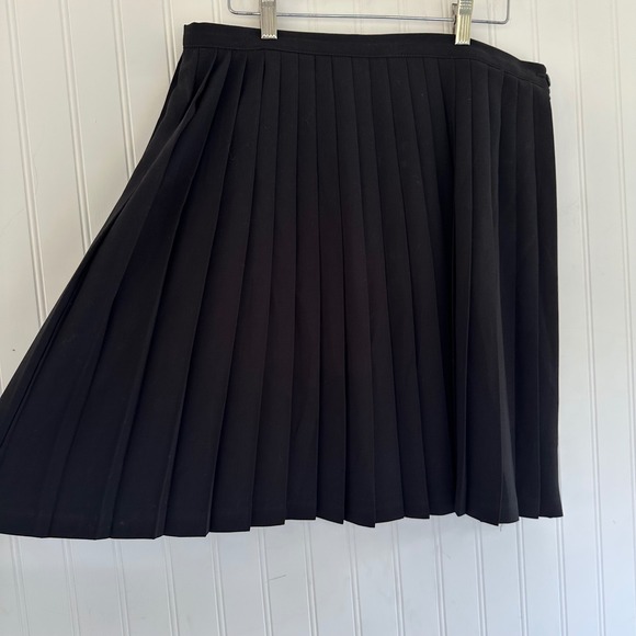 Savion Women's Black Pleated Skirt Knee Length Career Office Classic - Picture 2 of 5